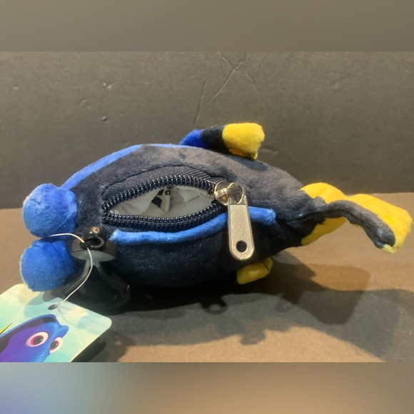 NWT Disney Pixar Finding Dory Plush Keychain With tiny Stash Pocket / Nemo - Picture 7 of 9